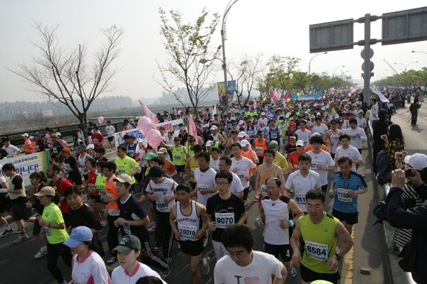 09.4.12 2009대구국제마라톤대회 (20)